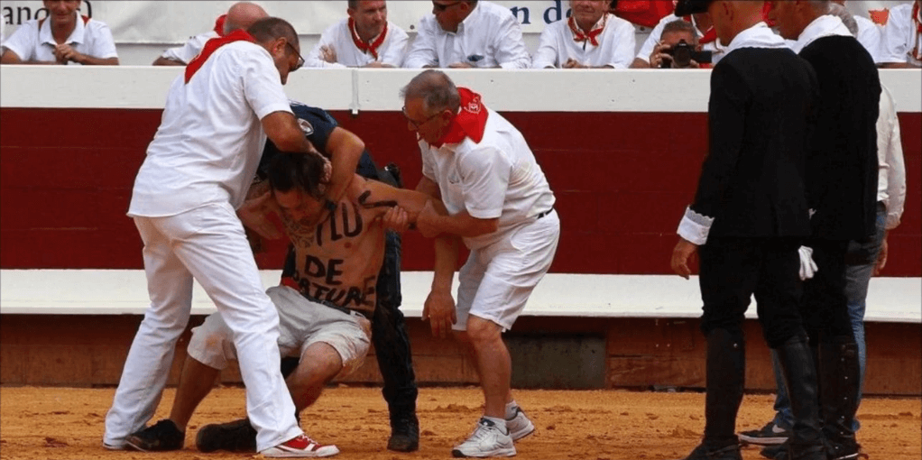 Vidéo : ils ont sauté dans l&rsquo;arène à Dax