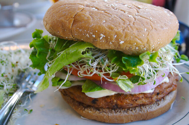Journée internationale du burger : ces 12 burgers végans vous combleront !