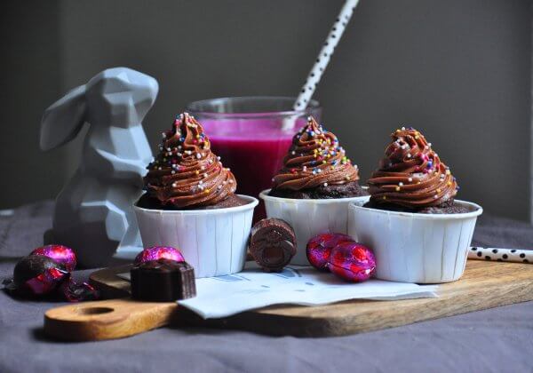 Recette : de délicieux cupcakes choco-cacahuètes pour Pâques