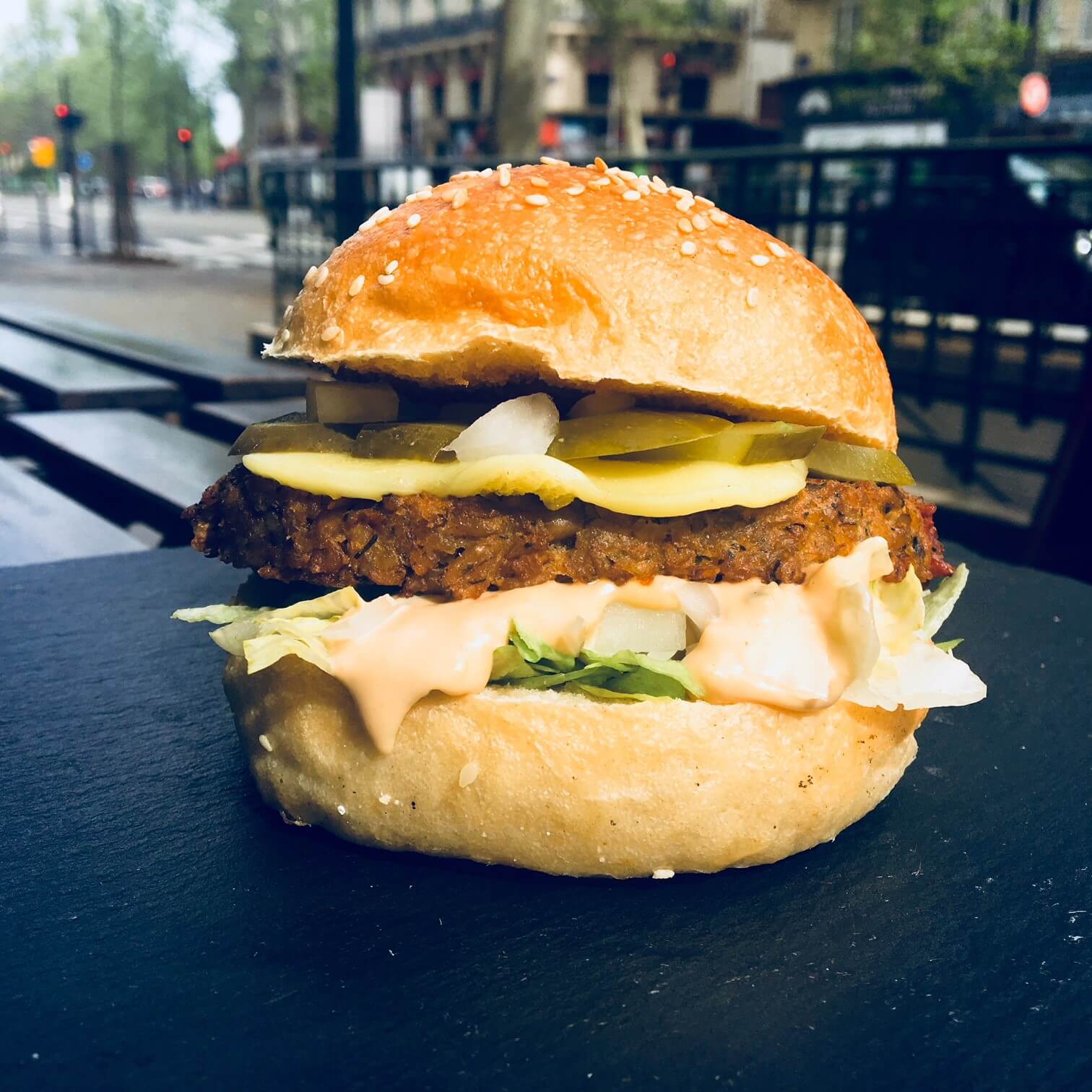 East Side Burgers x PETA : le Big Smack débarque à Paris