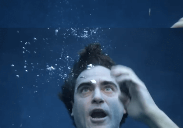 Joaquin Phoenix est en train de se noyer