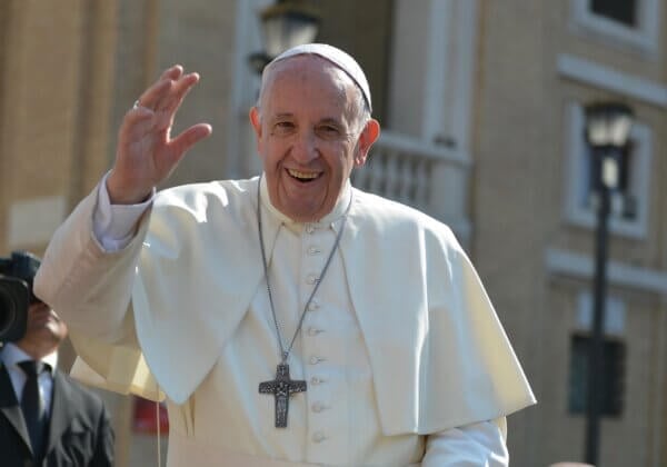 Le Pape appelé à excommunier les catholiques carnivores