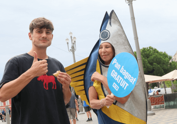 Nice : un « thon » géant distribue des pans bagnats pour défendre les poissons