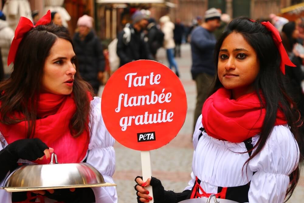 Strasbourg : distribution de tartes flambées véganes pour promouvoir la cause animale