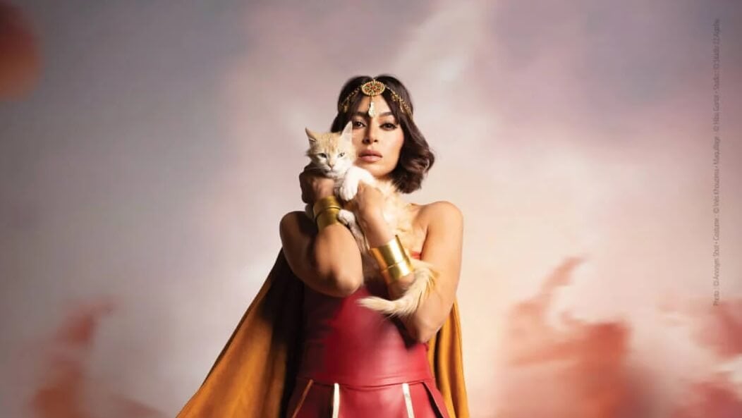 Ouidad Elma endosse le rôle de Wonder Woman pour défendre les animaux sans abri